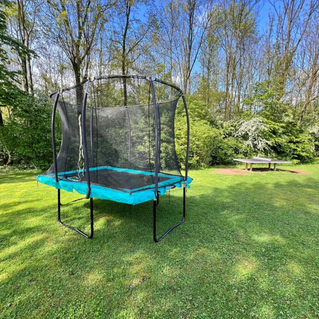 https://lesc-sport.de/isr/wp-content/uploads/2024/04/kinder-trampolin-web-640x640.jpg