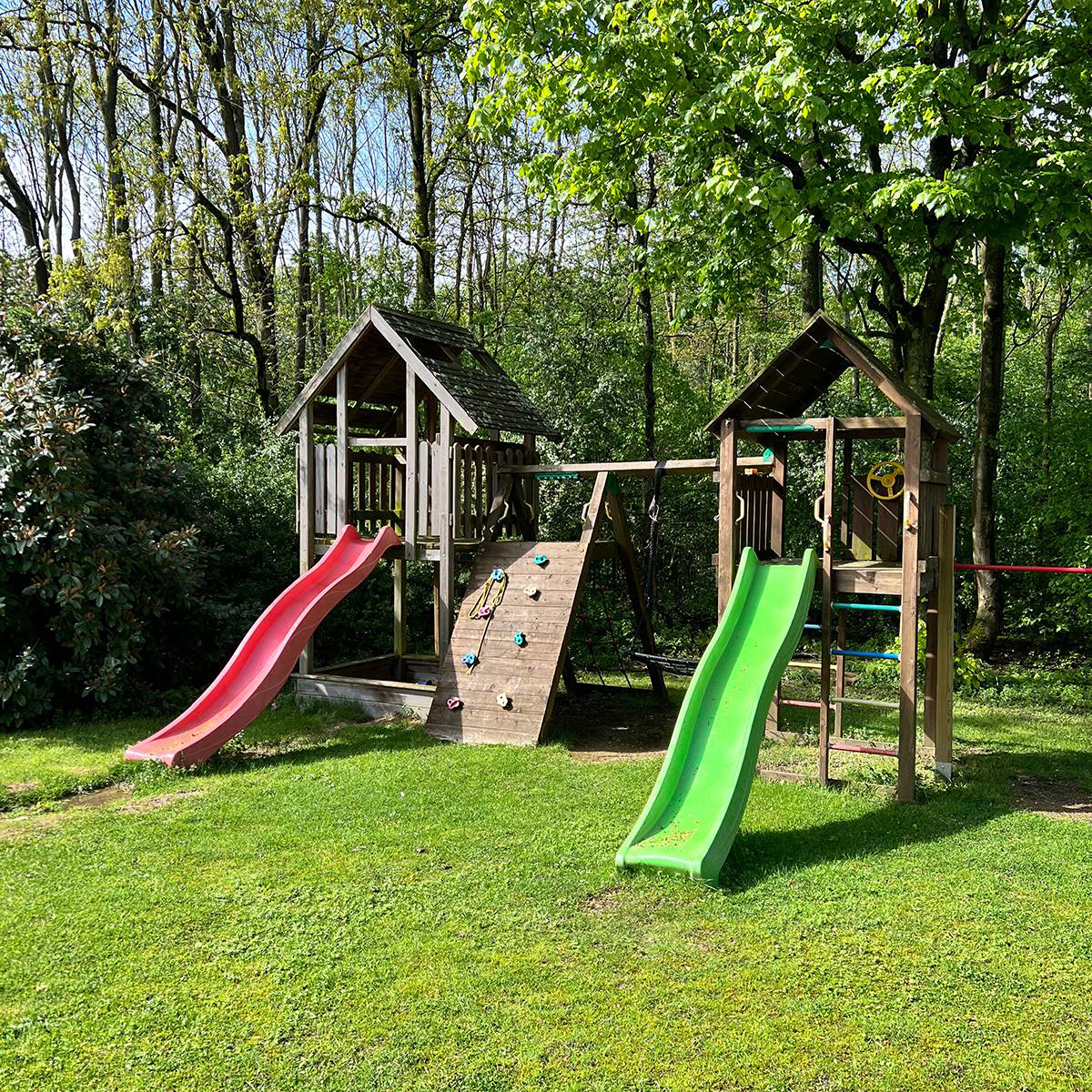 https://lesc-sport.de/isr/wp-content/uploads/2024/04/kinderfest-hutte-web.jpg