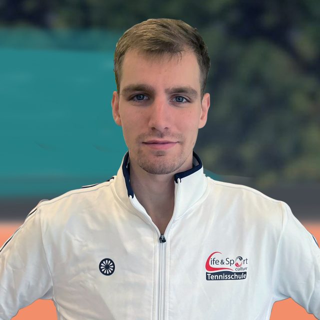 Trainerprofil Max Tennis square https://lesc-sport.de/teremeer/wp-content/uploads/2025/11/Trainerprofil-Max-Tennis-square-640x640.jpg